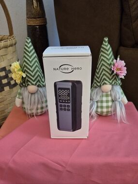 Tire Inflator Pump  Portable Digital- NAVY BLUE. NEW IN THE BOX!!